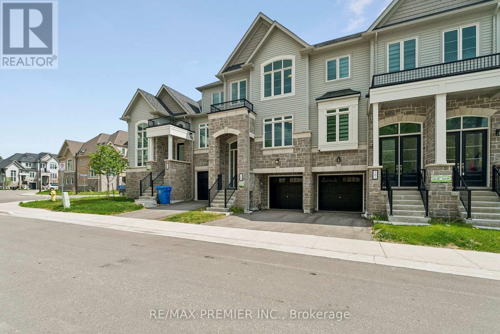 29 Lyall Stokes Circle, East Gwillimbury (Mt Albert), Ontario  L0G 1M0 - Photo 2 - N13817588