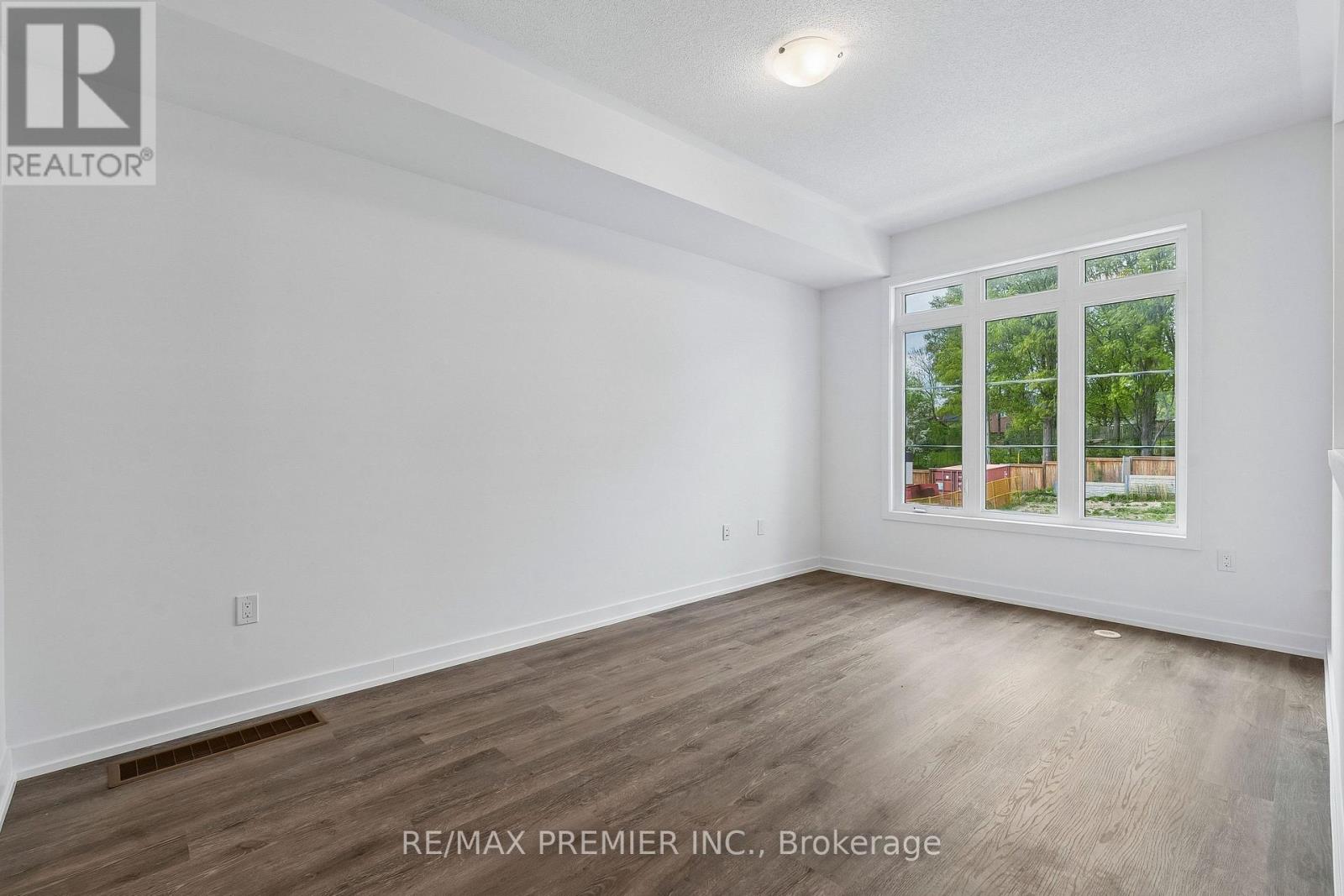 29 Lyall Stokes Circle, East Gwillimbury (Mt Albert), Ontario  L0G 1M0 - Photo 20 - N13817588
