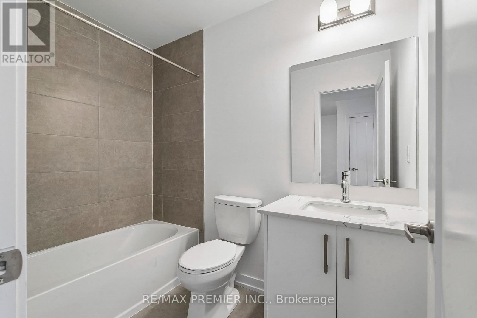 29 Lyall Stokes Circle, East Gwillimbury (Mt Albert), Ontario  L0G 1M0 - Photo 25 - N13817588
