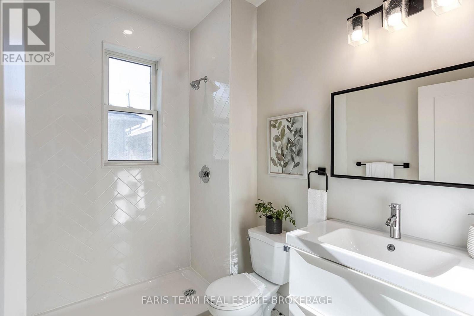 303 Anne Street N, Barrie (Sunnidale), Ontario  L4N 5M7 - Photo 17 - S13817488