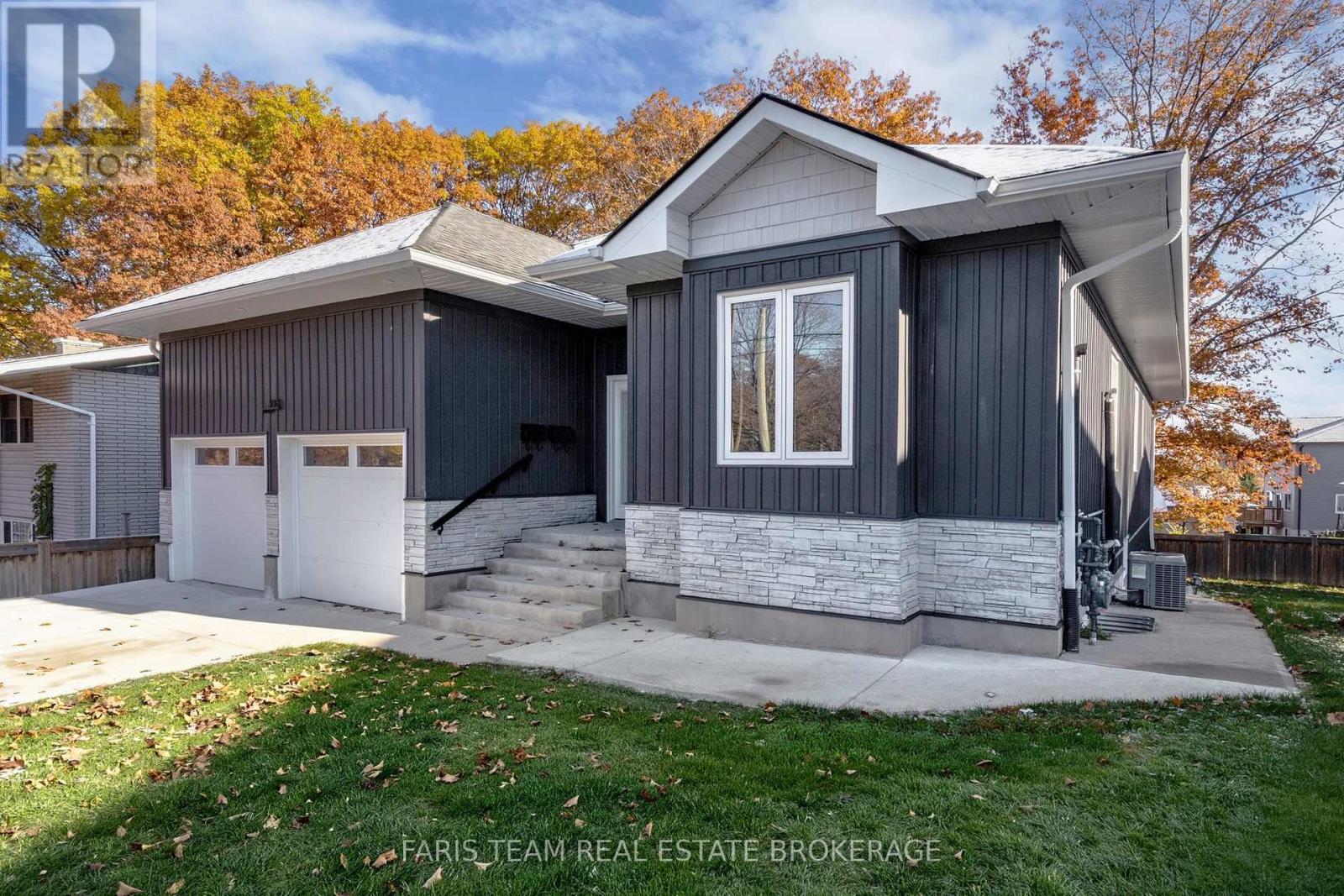 303 Anne Street N, Barrie (Sunnidale), Ontario  L4N 5M7 - Photo 2 - S13817488