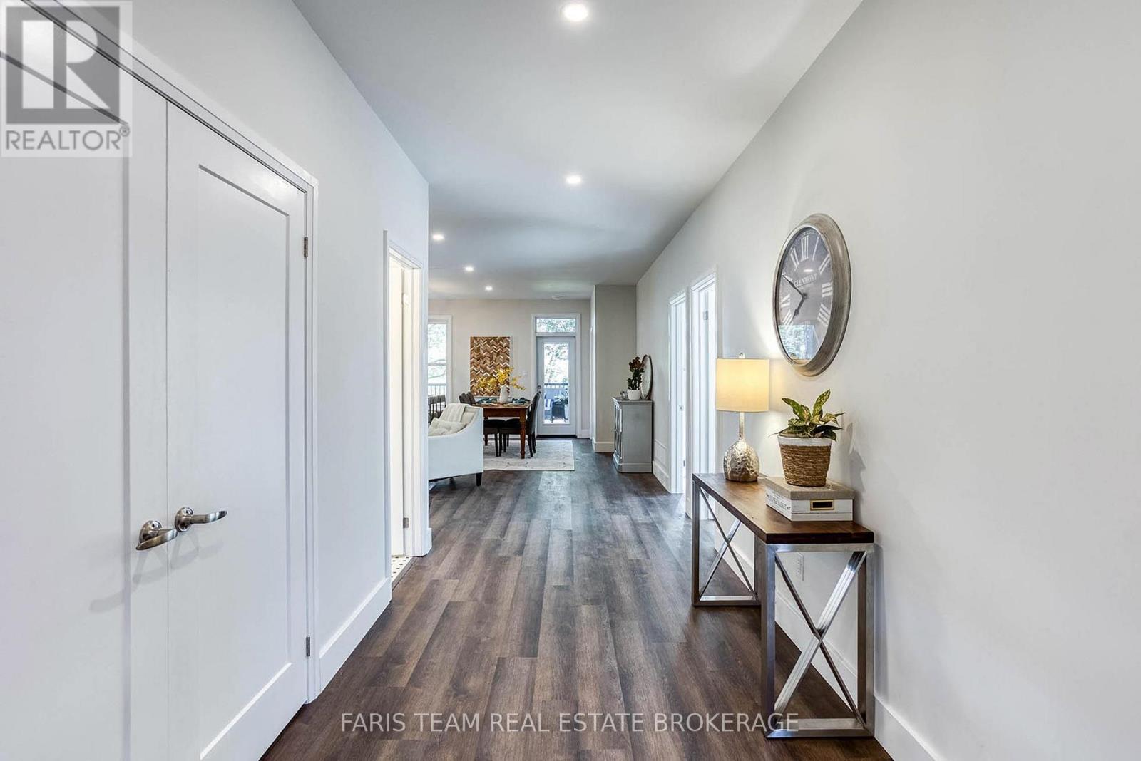 303 Anne Street N, Barrie (Sunnidale), Ontario  L4N 5M7 - Photo 4 - S13817488