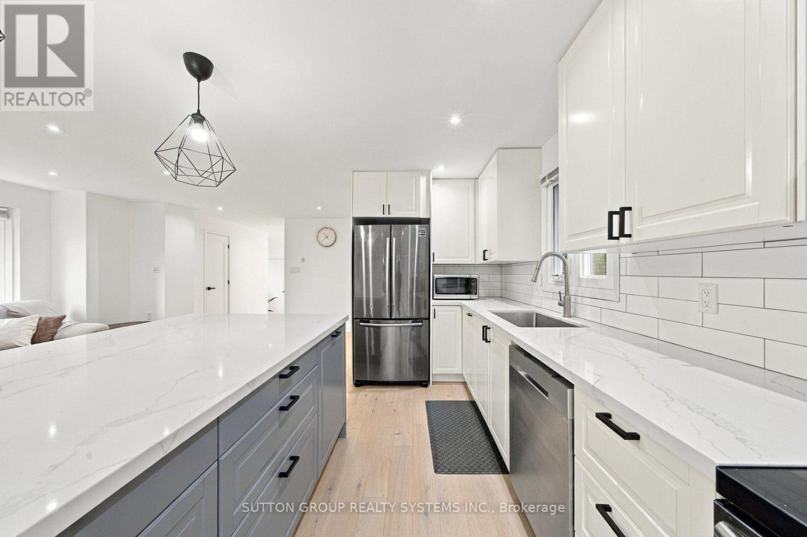 2250 Munn's Avenue, Oakville (Ro River Oaks), Ontario  L6H 3M8 - Photo 13 - W13817440