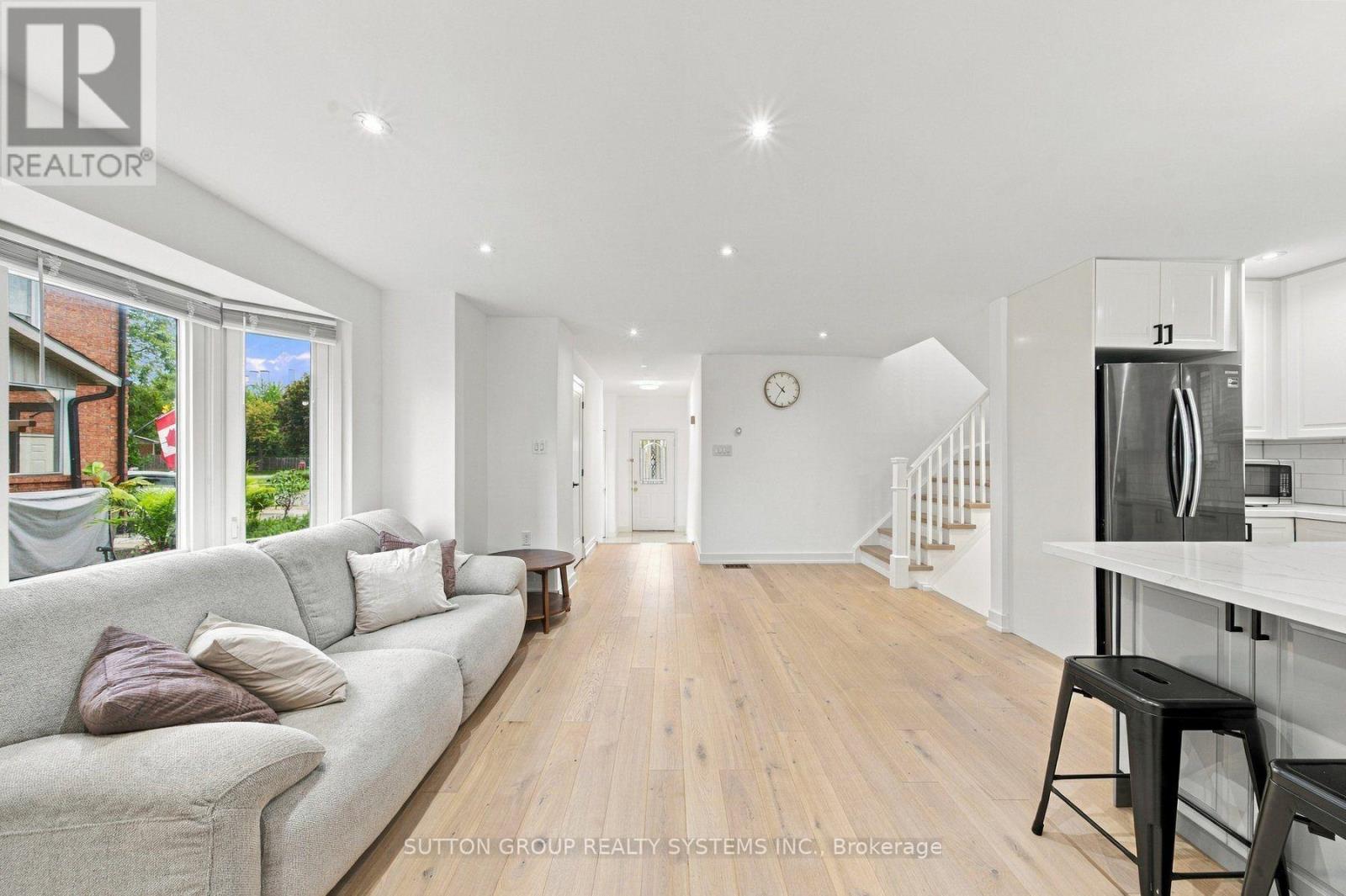 2250 Munn's Avenue, Oakville (Ro River Oaks), Ontario  L6H 3M8 - Photo 14 - W13817440