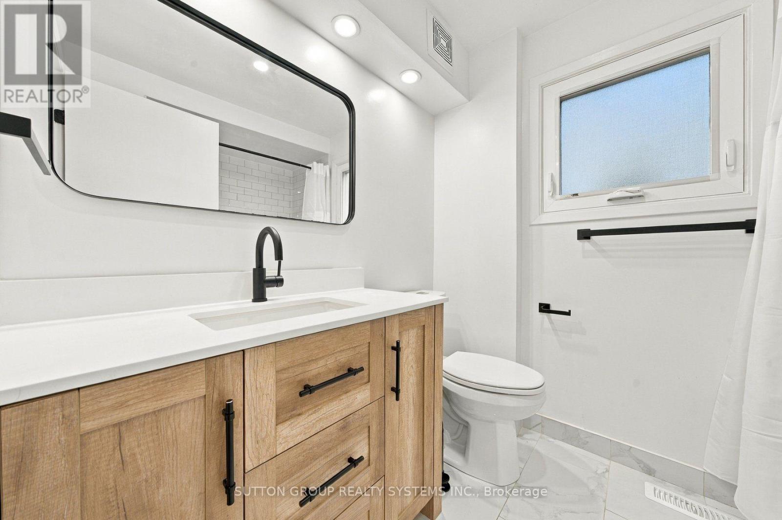 2250 Munn's Avenue, Oakville (Ro River Oaks), Ontario  L6H 3M8 - Photo 20 - W13817440