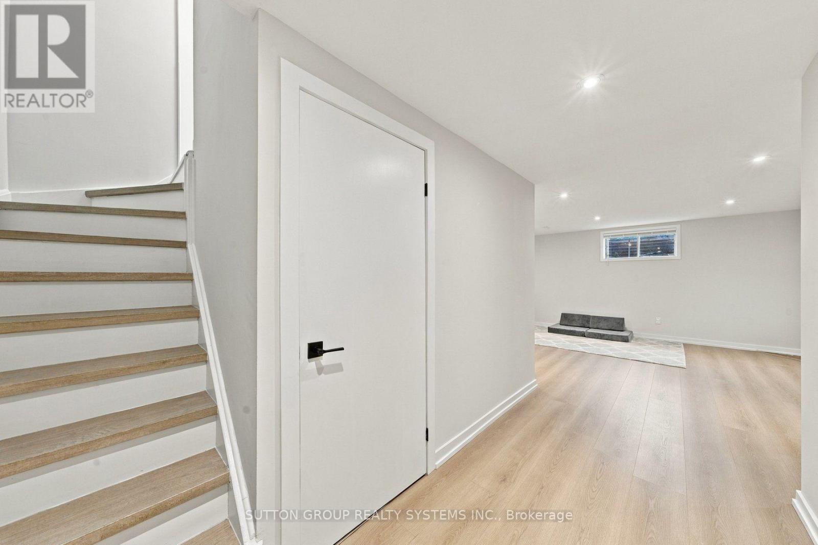 2250 Munn's Avenue, Oakville (Ro River Oaks), Ontario  L6H 3M8 - Photo 24 - W13817440