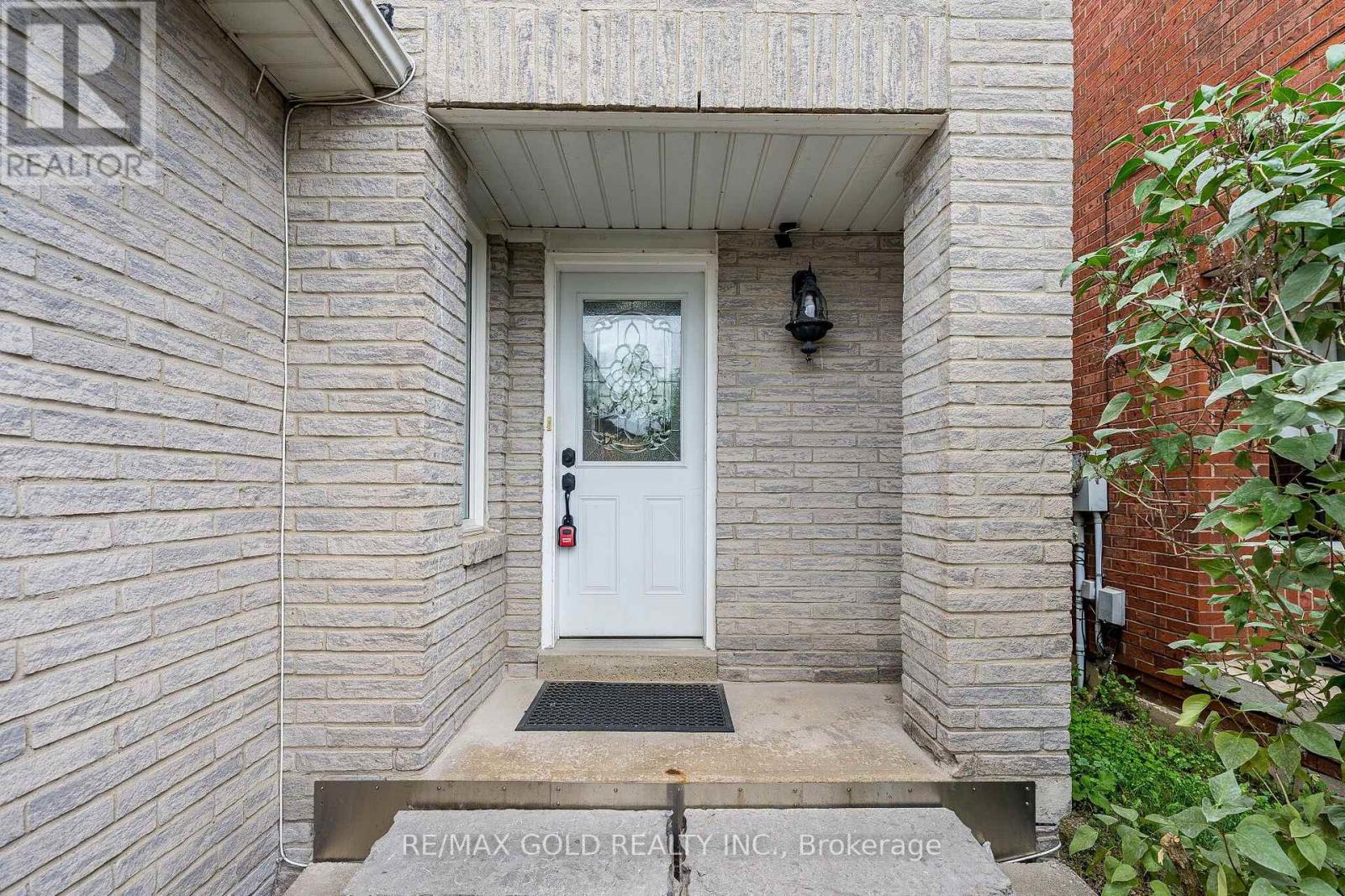 329 Howard Crescent, Orangeville, Ontario  L9W 4W7 - Photo 4 - W13817536