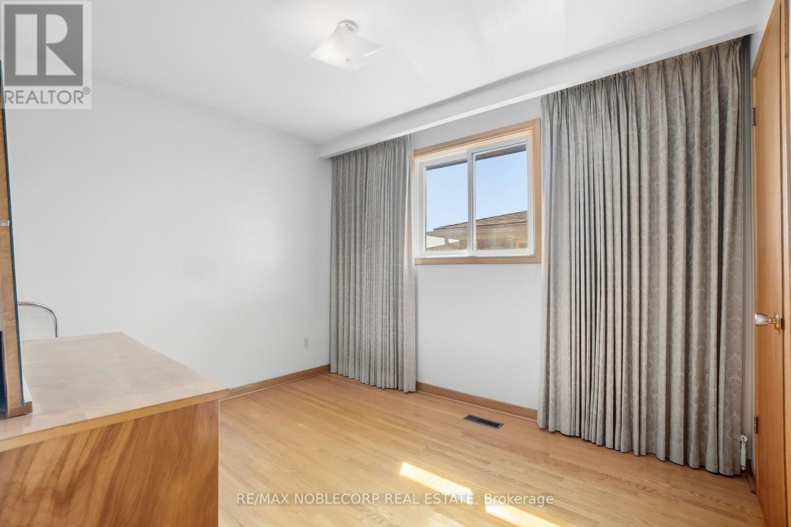 81 Blossom Crescent, Toronto (Glenfield-Jane Heights), Ontario  M3N 2B1 - Photo 19 - W13817562