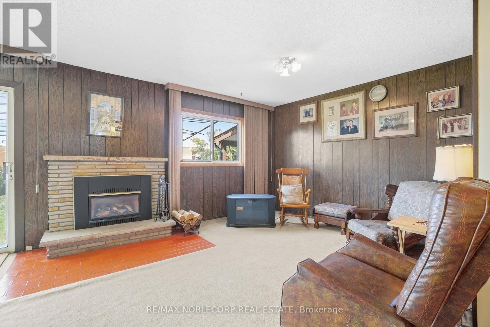 81 Blossom Crescent, Toronto (Glenfield-Jane Heights), Ontario  M3N 2B1 - Photo 21 - W13817562