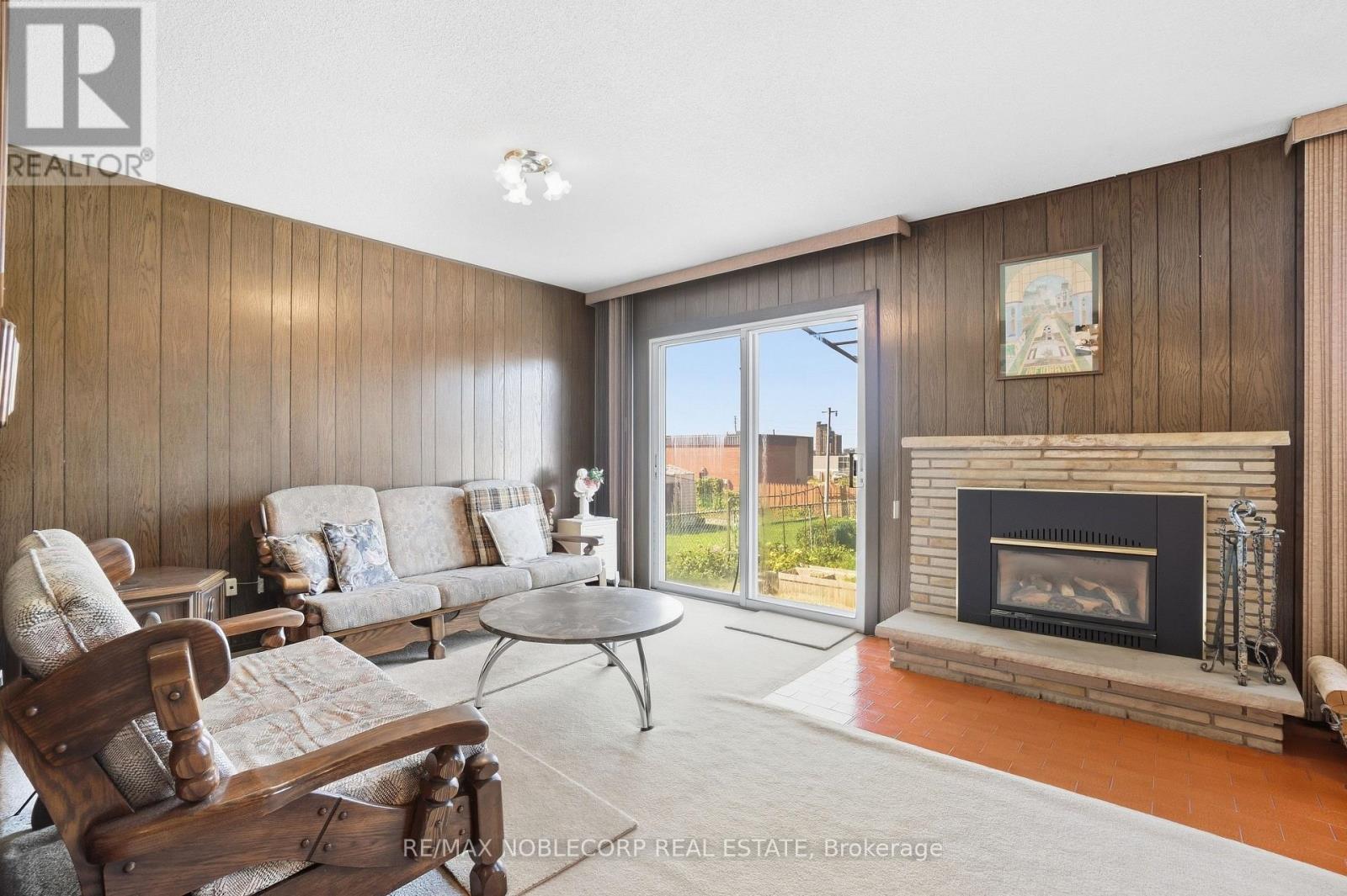 81 Blossom Crescent, Toronto (Glenfield-Jane Heights), Ontario  M3N 2B1 - Photo 22 - W13817562