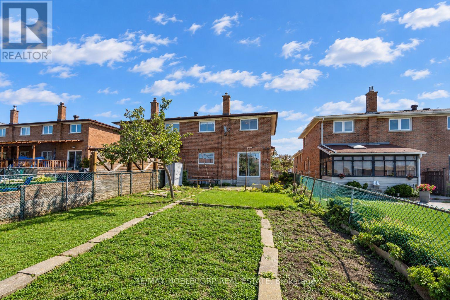 81 Blossom Crescent, Toronto (Glenfield-Jane Heights), Ontario  M3N 2B1 - Photo 29 - W13817562