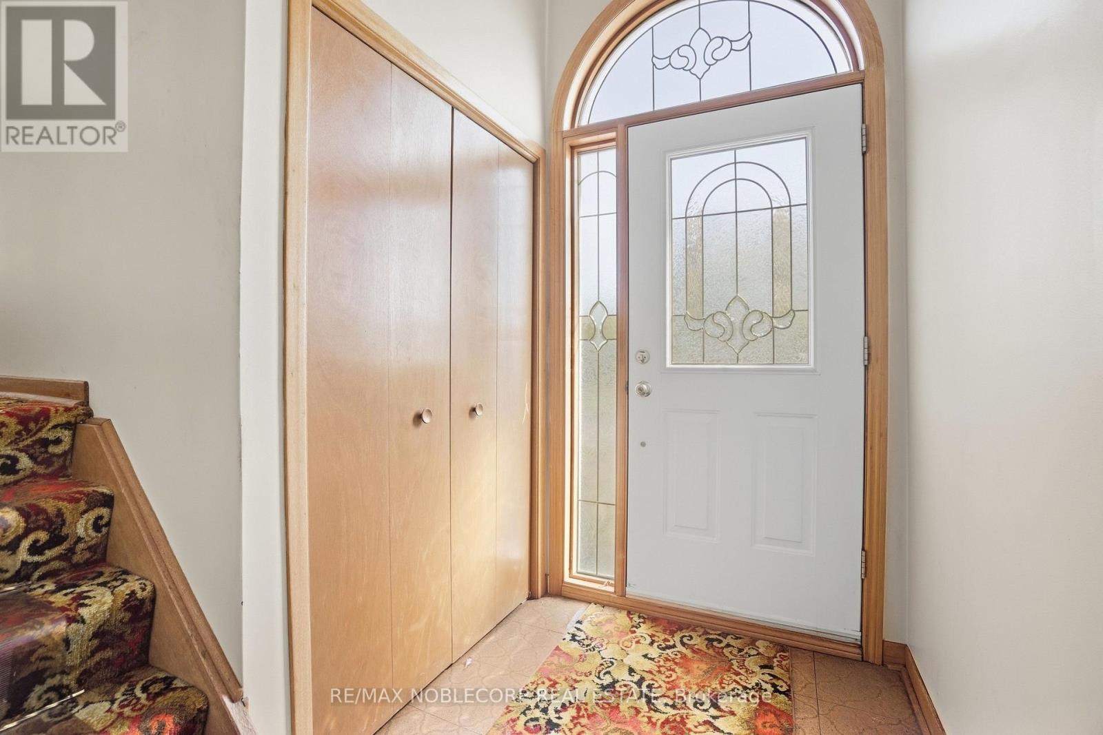 81 Blossom Crescent, Toronto (Glenfield-Jane Heights), Ontario  M3N 2B1 - Photo 4 - W13817562