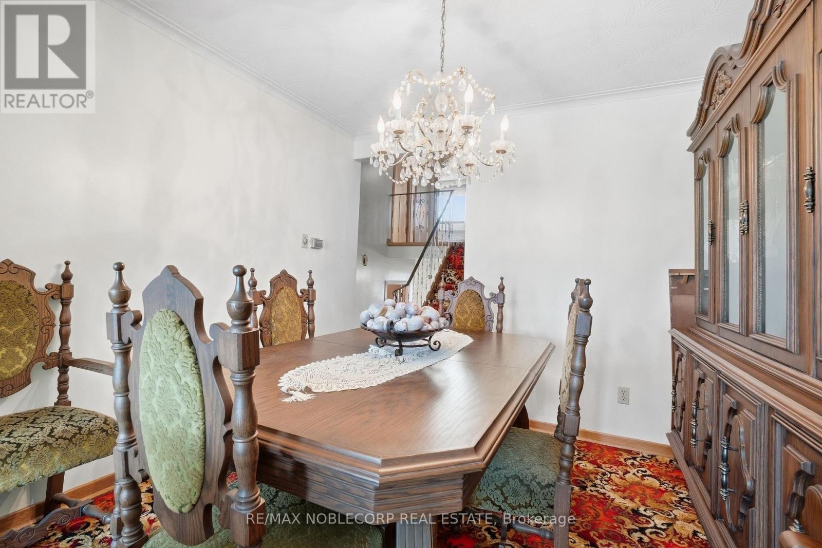 81 Blossom Crescent, Toronto (Glenfield-Jane Heights), Ontario  M3N 2B1 - Photo 7 - W13817562