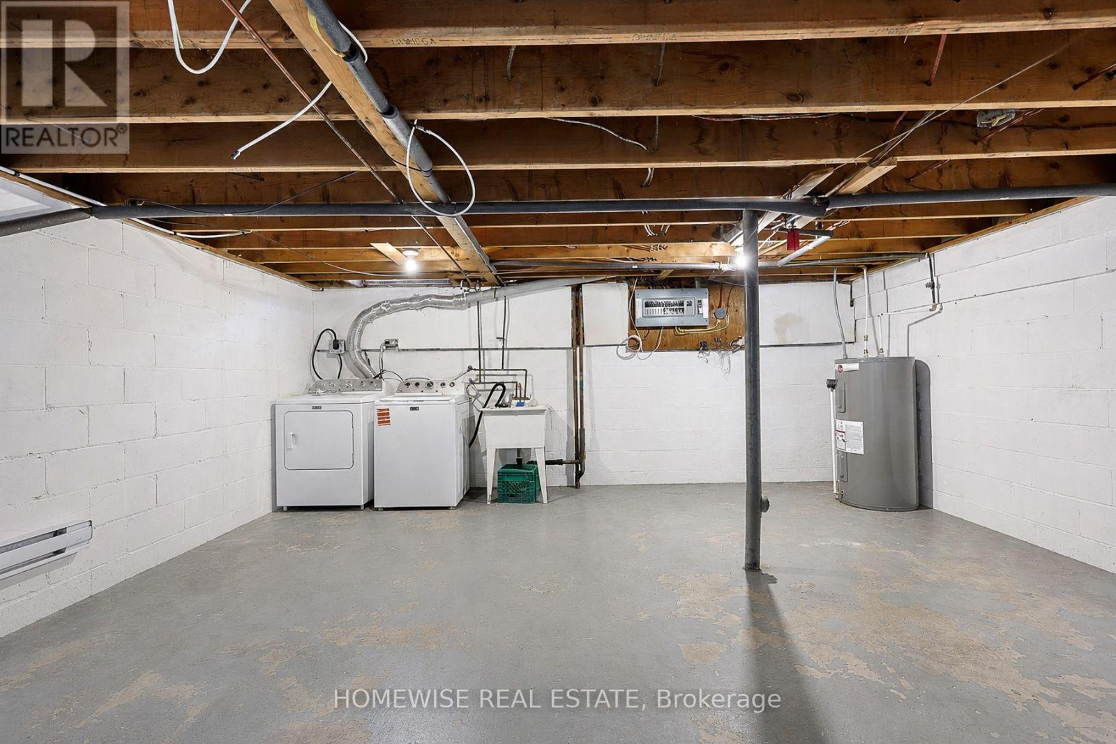 40 - 1350 Winding Trail, Mississauga (Applewood), Ontario  L4Y 2T8 - Photo 35 - W13817566