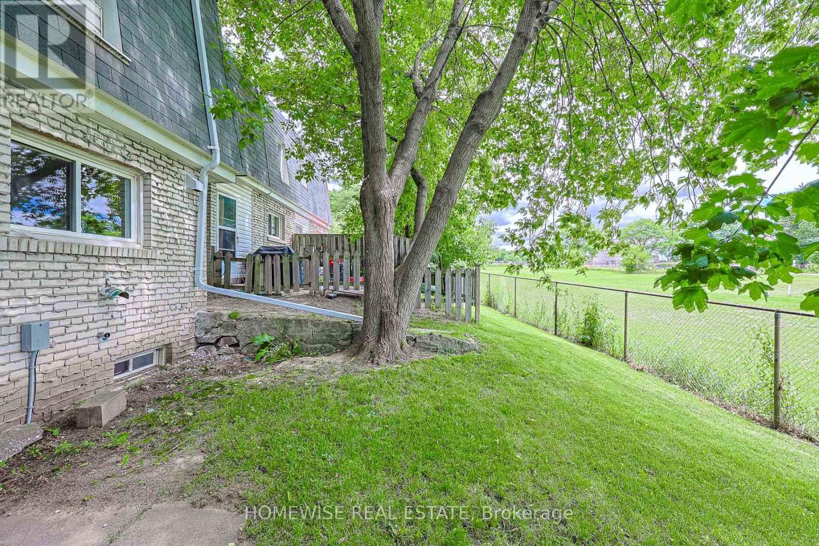 40 - 1350 Winding Trail, Mississauga (Applewood), Ontario  L4Y 2T8 - Photo 38 - W13817566