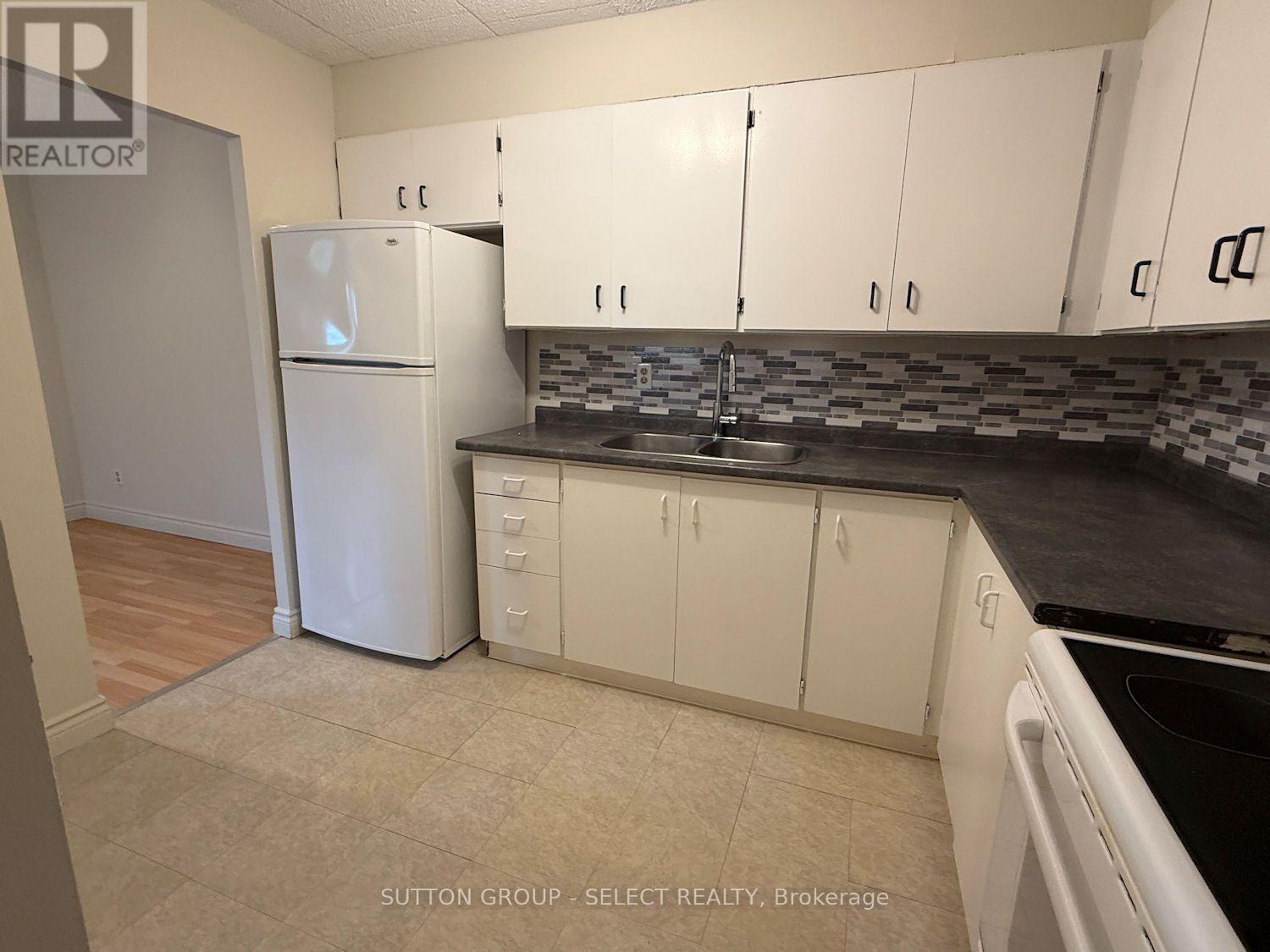 203 - 80 Breckenridge Drive, Kitchener, Ontario  N2B 2N9 - Photo 6 - X13813606