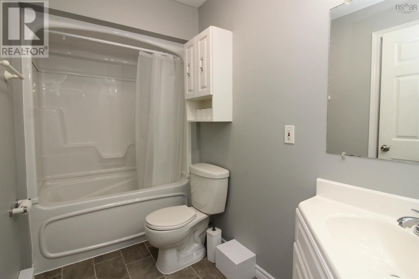 26 Johnson Avenue photo 17