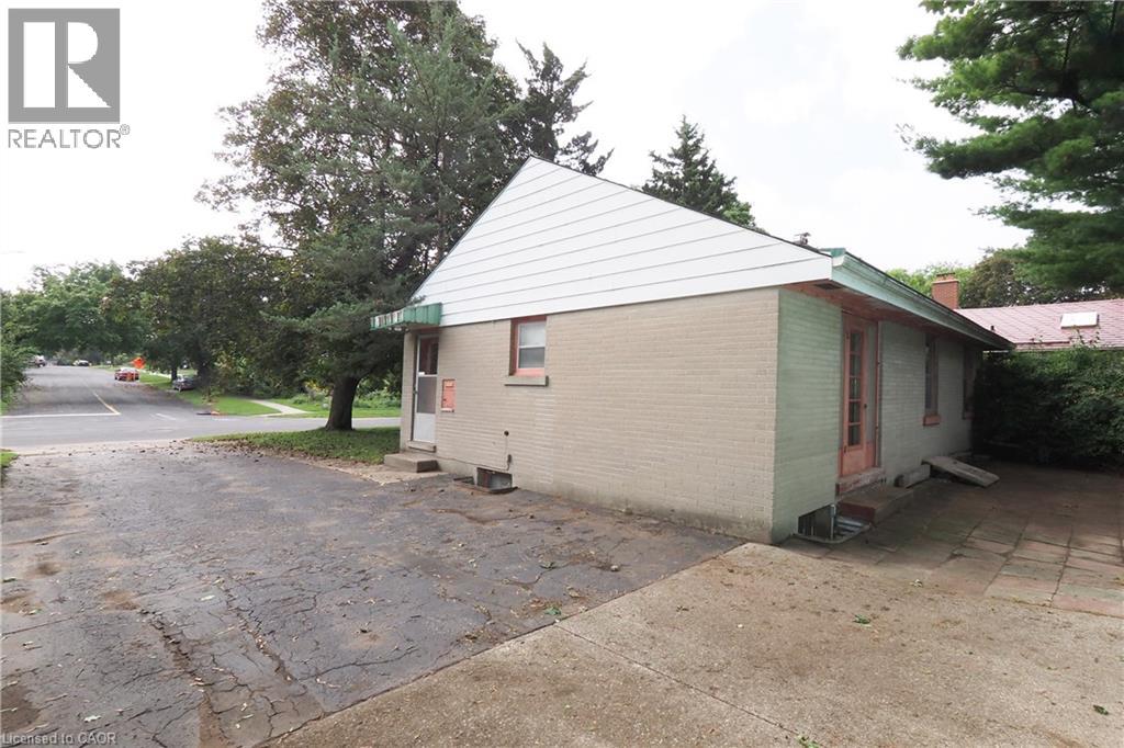 12 Oakwood Avenue, Kitchener, Ontario N2H 6G9 - Photo 28 - 40859571