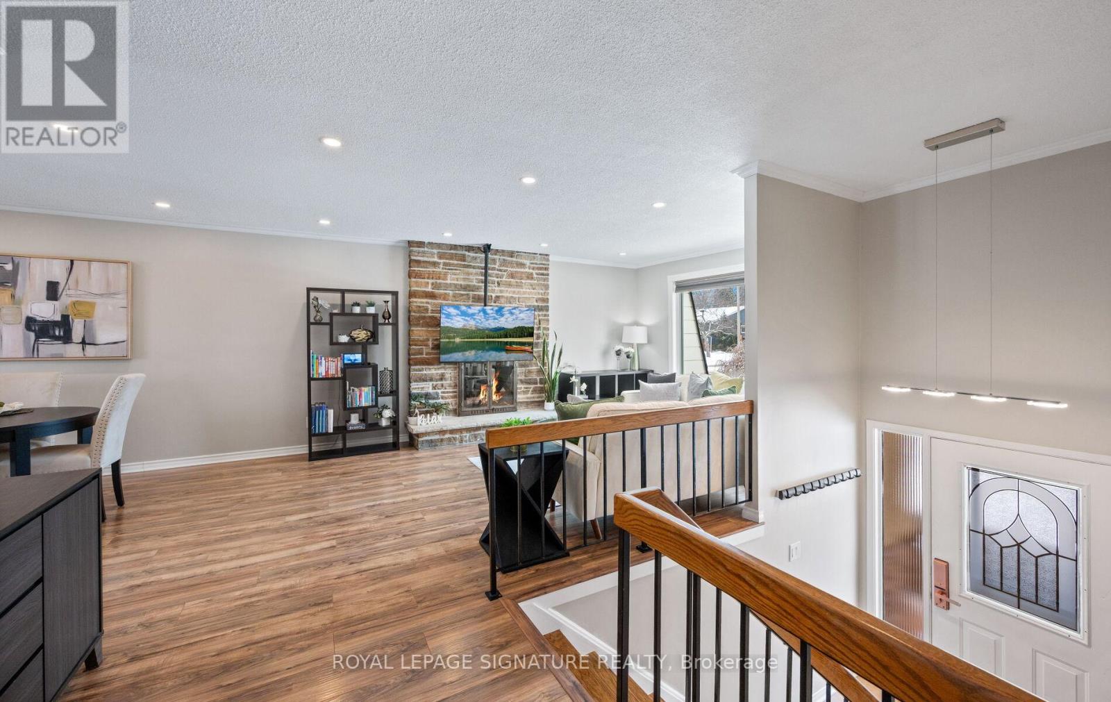 6943 Estoril Road, Mississauga, Ontario  L5N 1N3 - Photo 2 - W13784796