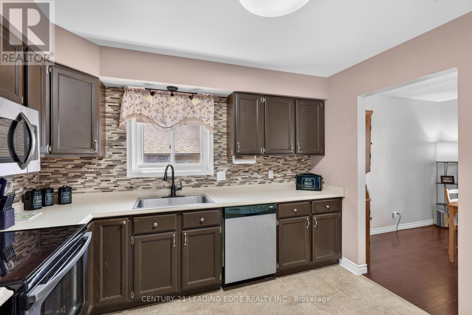 248 VICTORIA AVENUE N photo 14