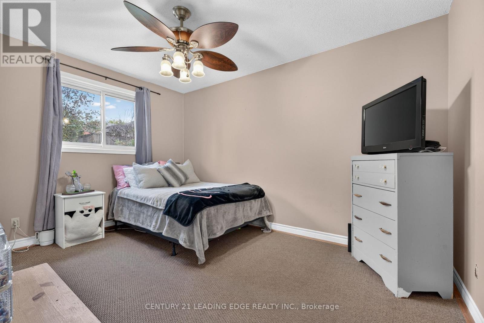 248 VICTORIA AVENUE N photo 18