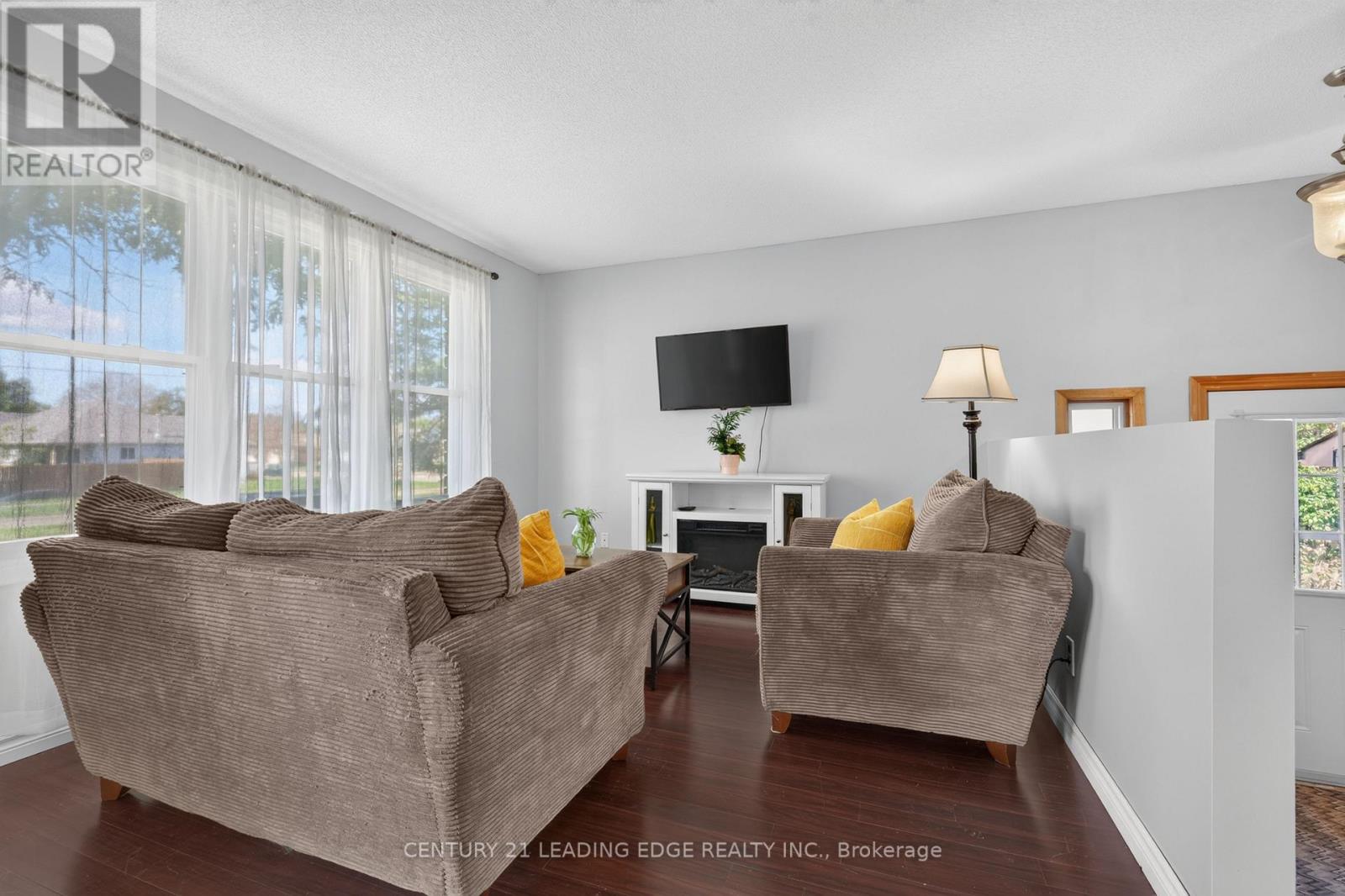 248 VICTORIA AVENUE N photo 7
