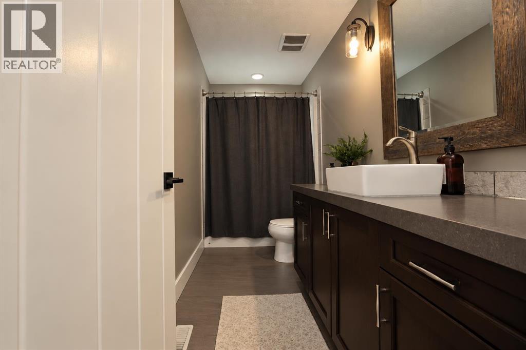 84, 64009 TWP RD 704 photo 35