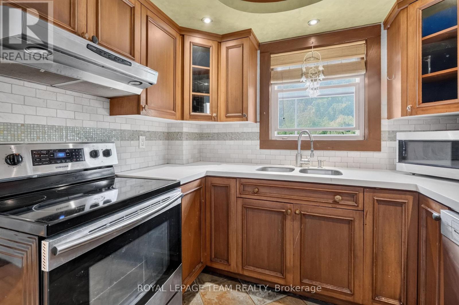 223 Mcgillivray Street, Ottawa, Ontario  K1S 1L1 - Photo 13 - X13817756