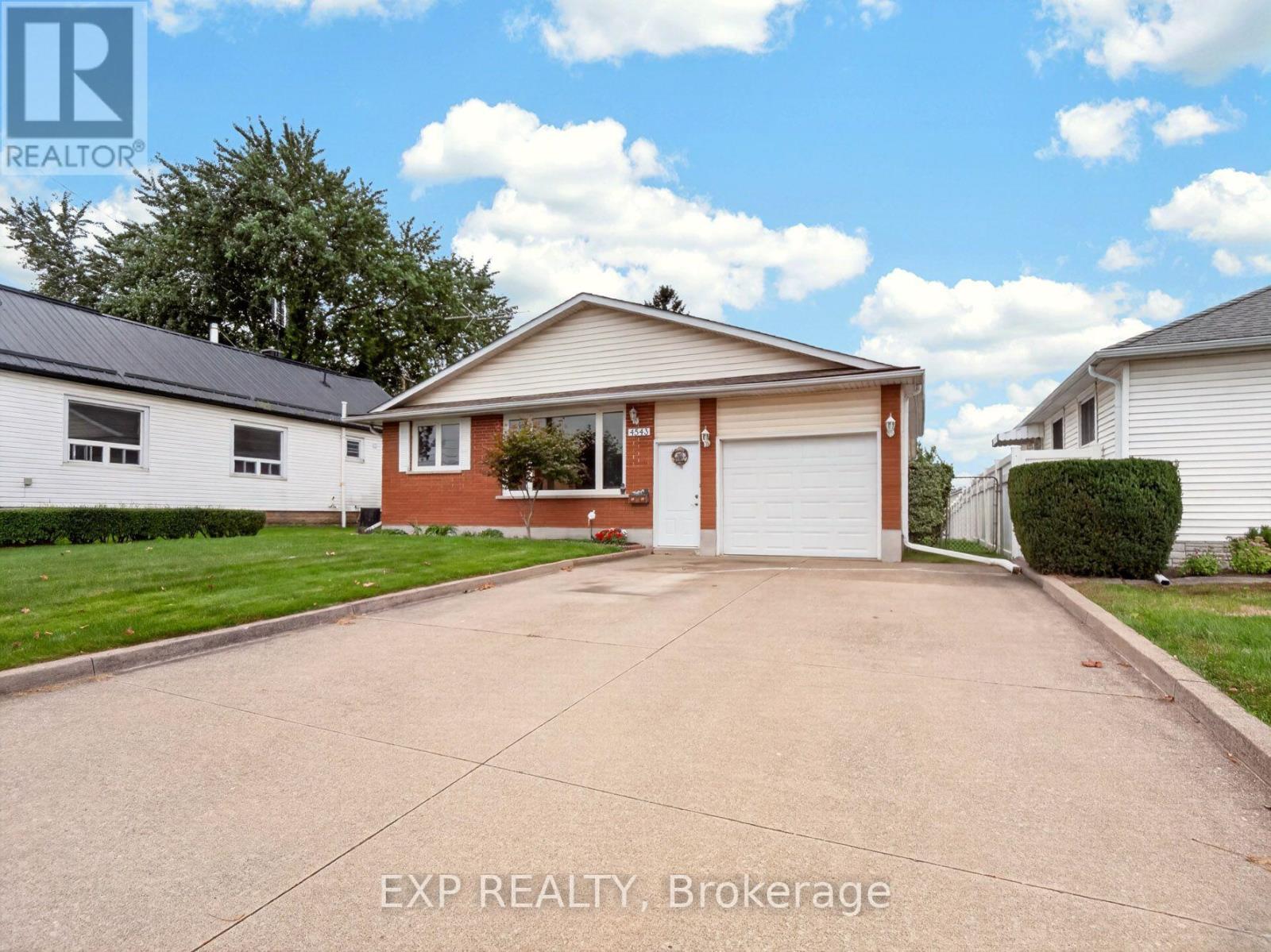 4543 Montrose Road, Niagara Falls (Ascot), Ontario  L2H 1K1 - Photo 3 - X13817636