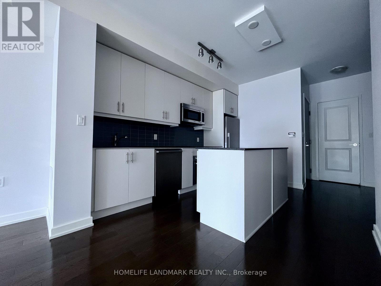801 - 1 The Esplanade Drive, Toronto, Ontario  M5E 0A8 - Photo 2 - C13817676