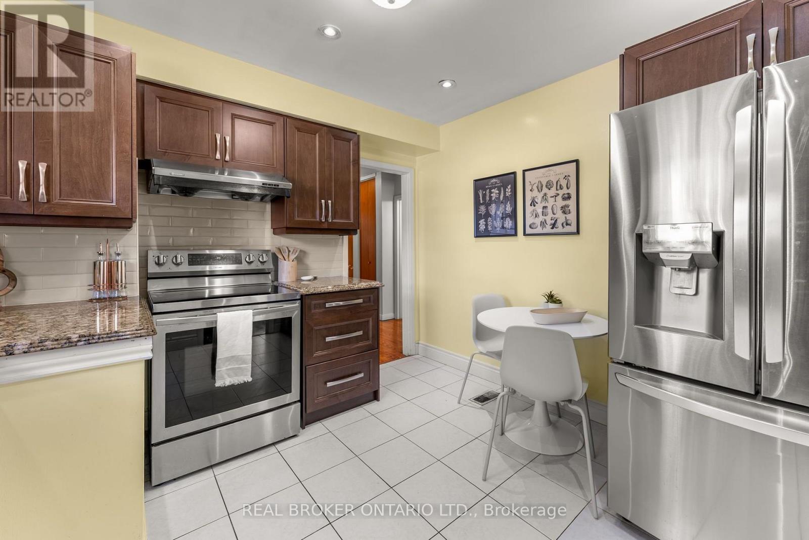 55 Rayoak Drive, Toronto, Ontario  M3A 2Y5 - Photo 11 - C13817716