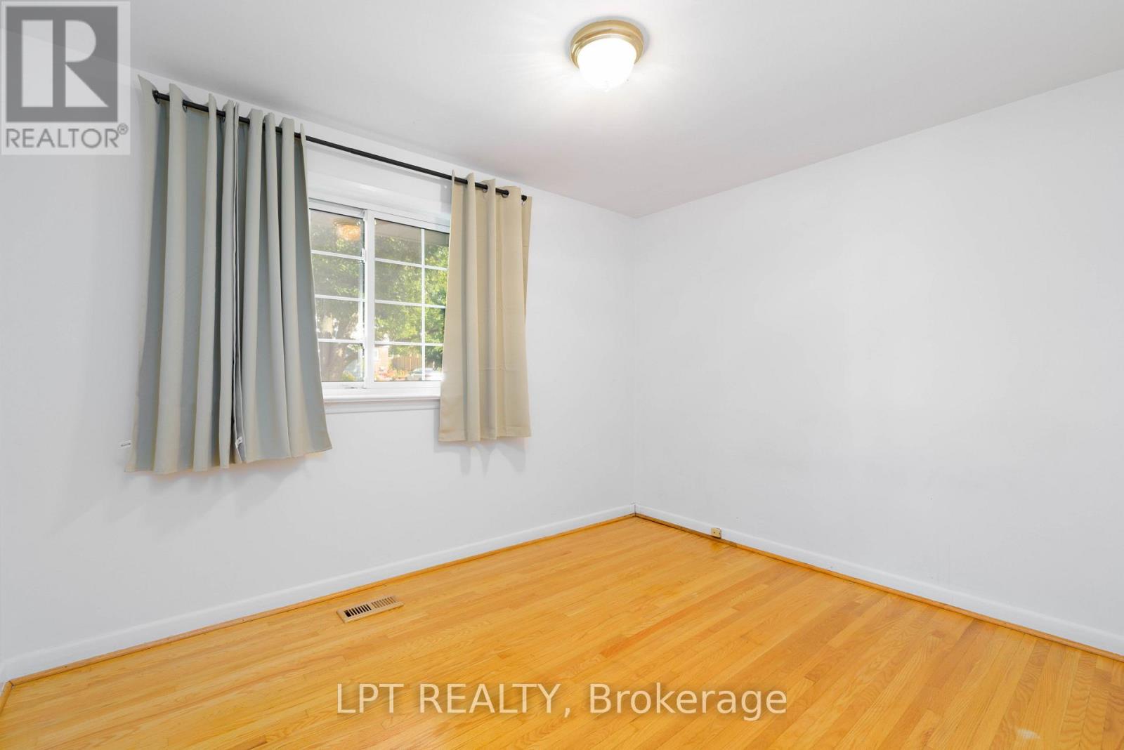 67 Woodthorpe Road, Toronto, Ontario  M4A 1S6 - Photo 16 - C13817750