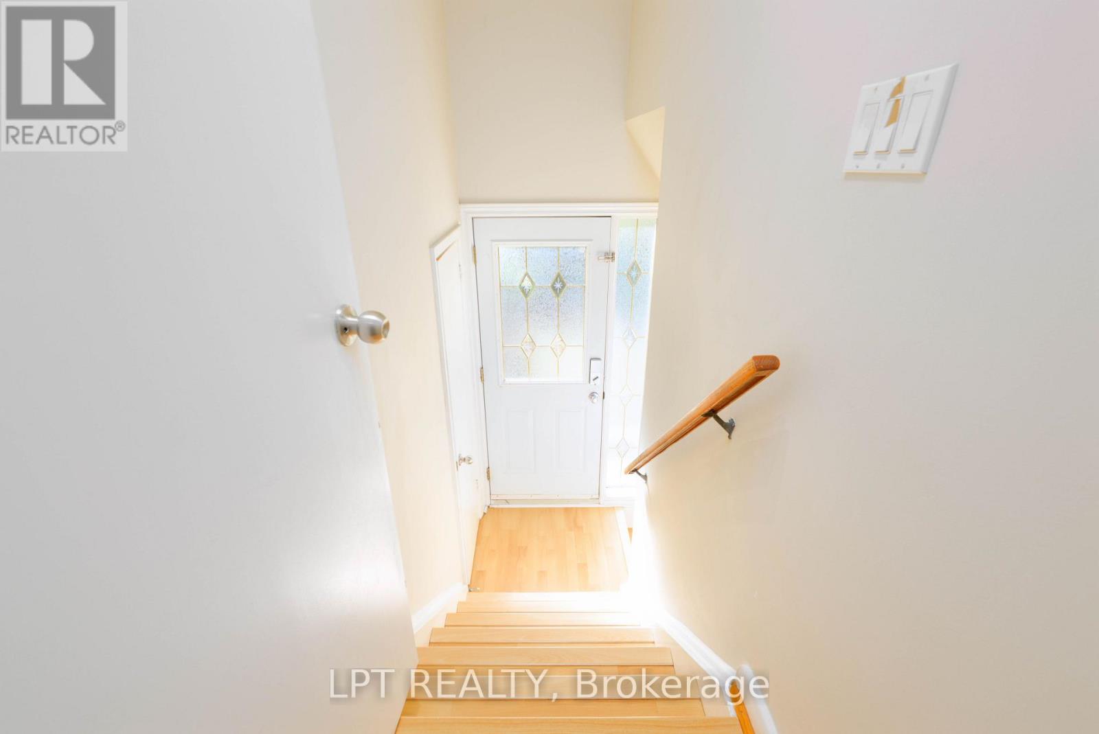 67 Woodthorpe Road, Toronto, Ontario  M4A 1S6 - Photo 22 - C13817750