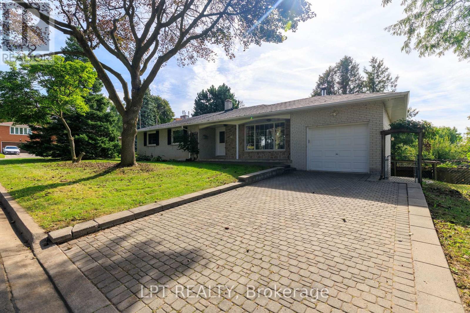 67 Woodthorpe Road, Toronto, Ontario  M4A 1S6 - Photo 3 - C13817750