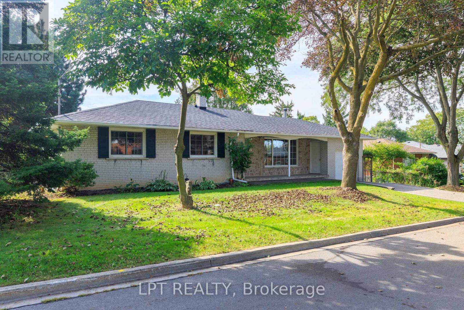 67 Woodthorpe Road, Toronto, Ontario  M4A 1S6 - Photo 4 - C13817750