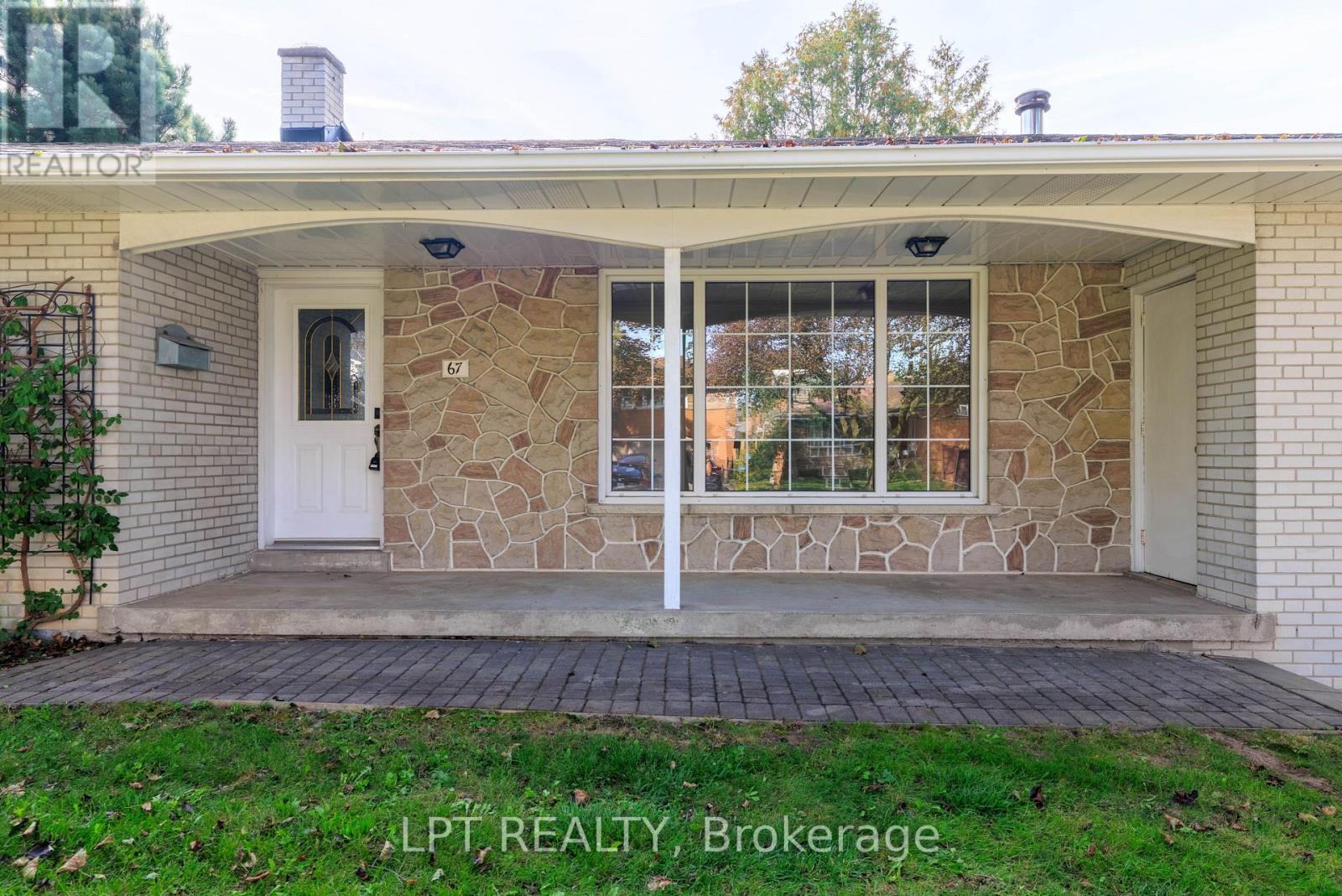 67 Woodthorpe Road, Toronto, Ontario  M4A 1S6 - Photo 5 - C13817750