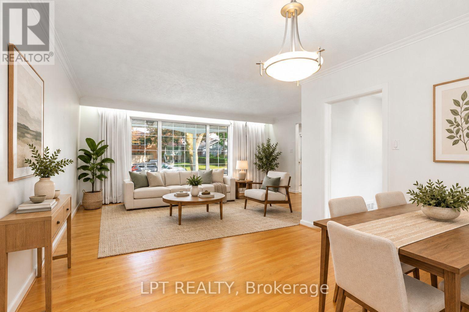 67 Woodthorpe Road, Toronto, Ontario  M4A 1S6 - Photo 7 - C13817750