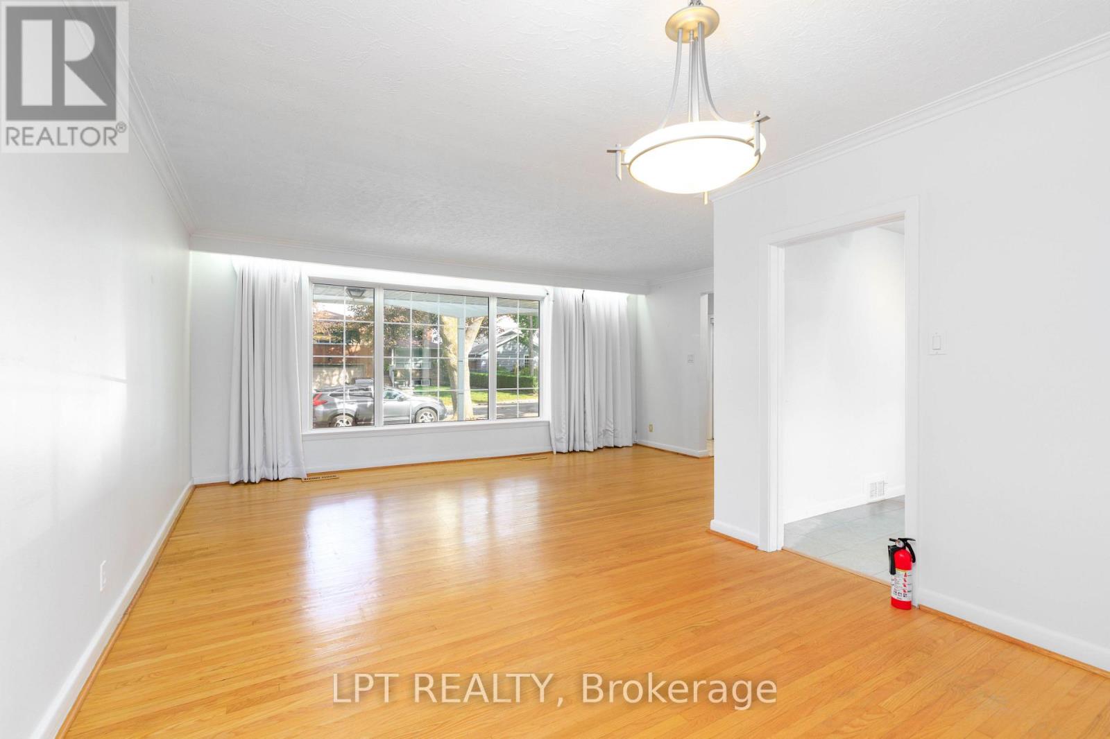 67 Woodthorpe Road, Toronto, Ontario  M4A 1S6 - Photo 8 - C13817750