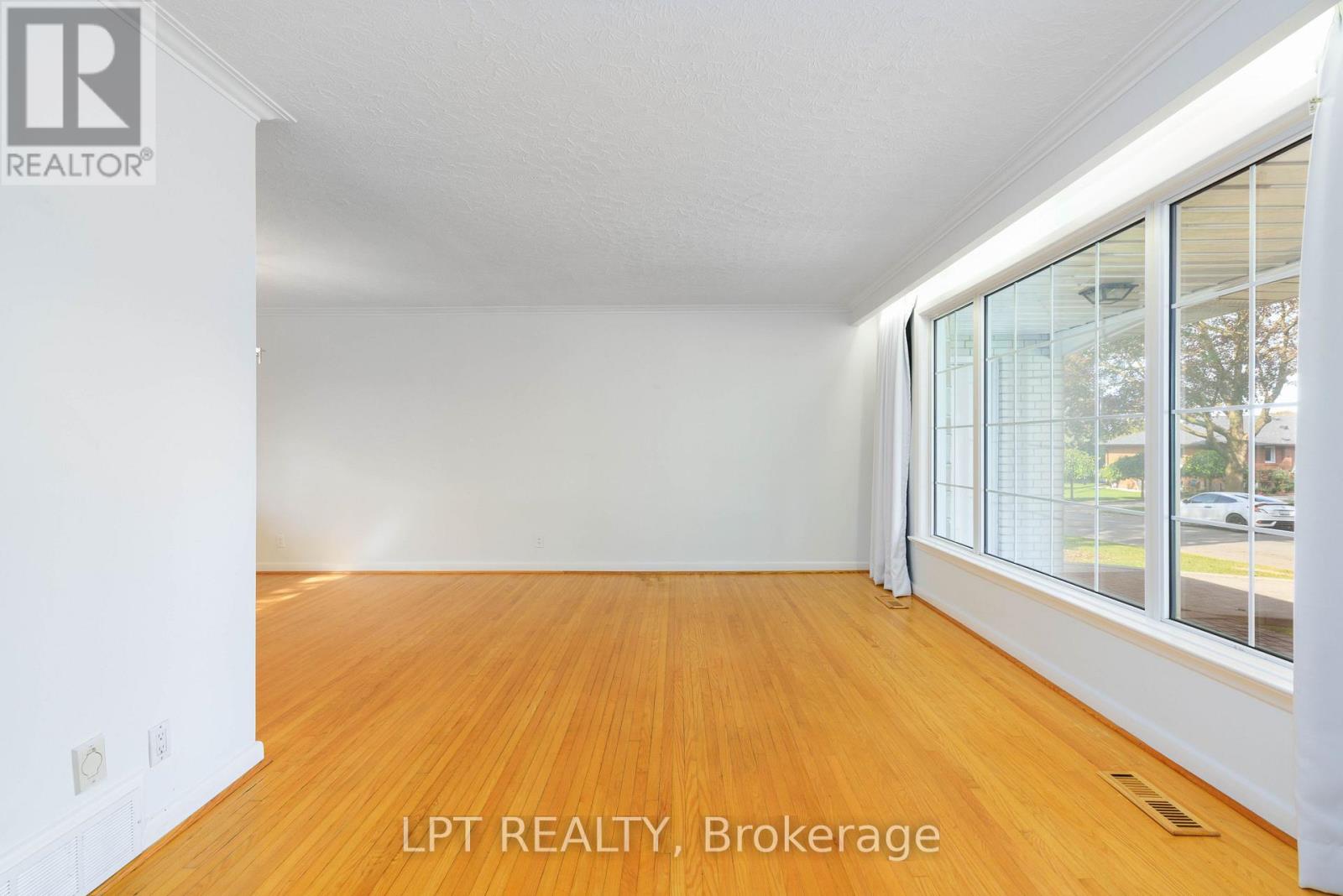 67 Woodthorpe Road, Toronto, Ontario  M4A 1S6 - Photo 9 - C13817750