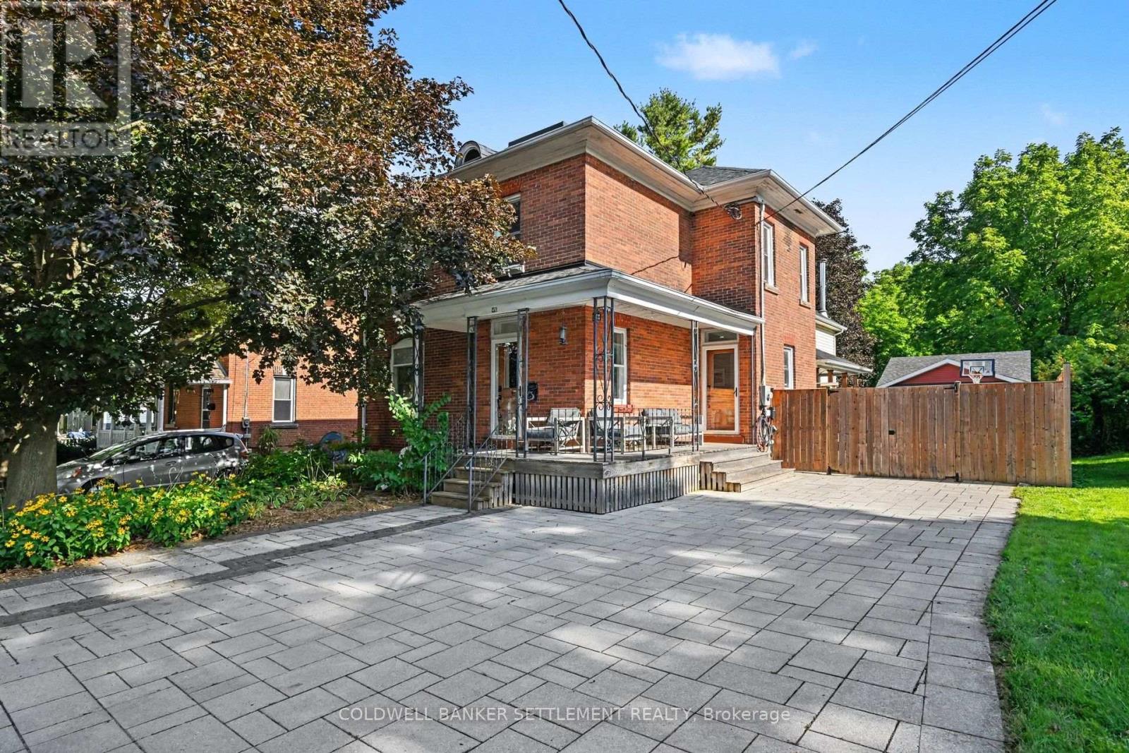 46 Brock Street S, Perth, Ontario K7H 1Z6 - Photo 2 - X13817614