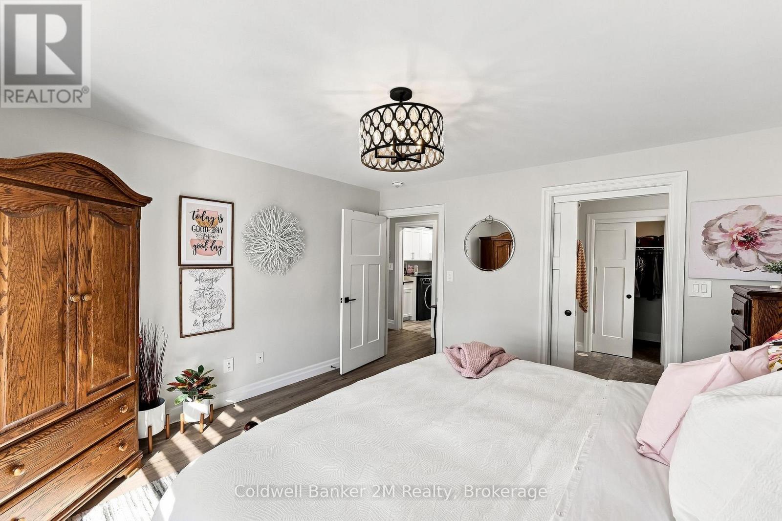32 CARDINAL COURT photo 21