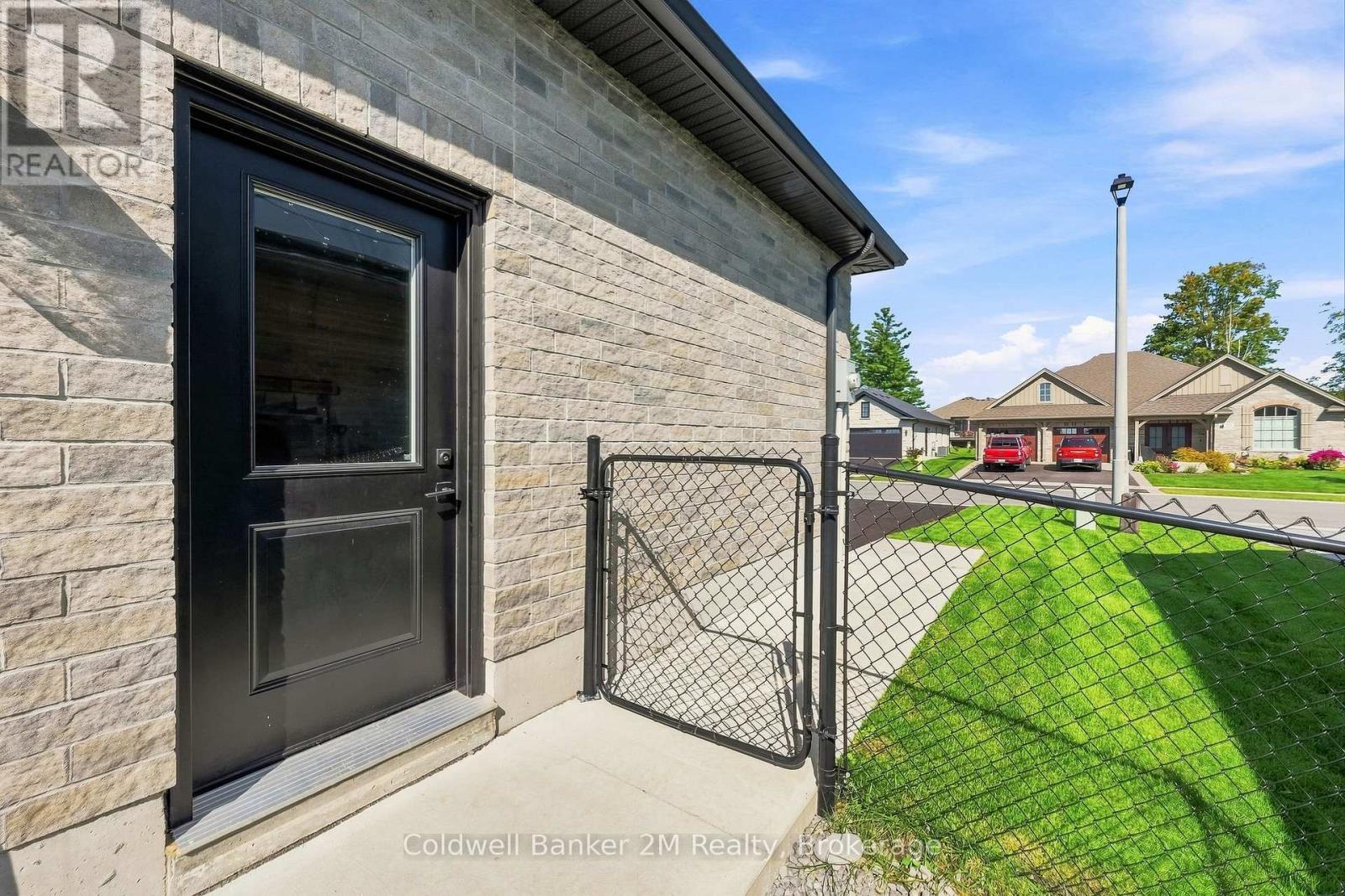 32 CARDINAL COURT photo 37