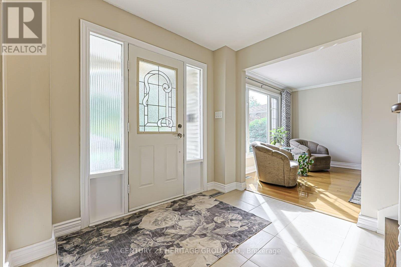 66 Howlett Avenue, Newmarket, Ontario  L3Y 5S5 - Photo 5 - N13817698