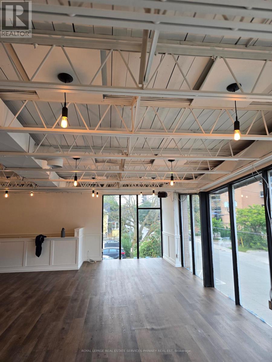 2 - 112 Lakeshore Road E, Mississauga, Ontario  L5G 1E3 - Photo 6 - W13748858
