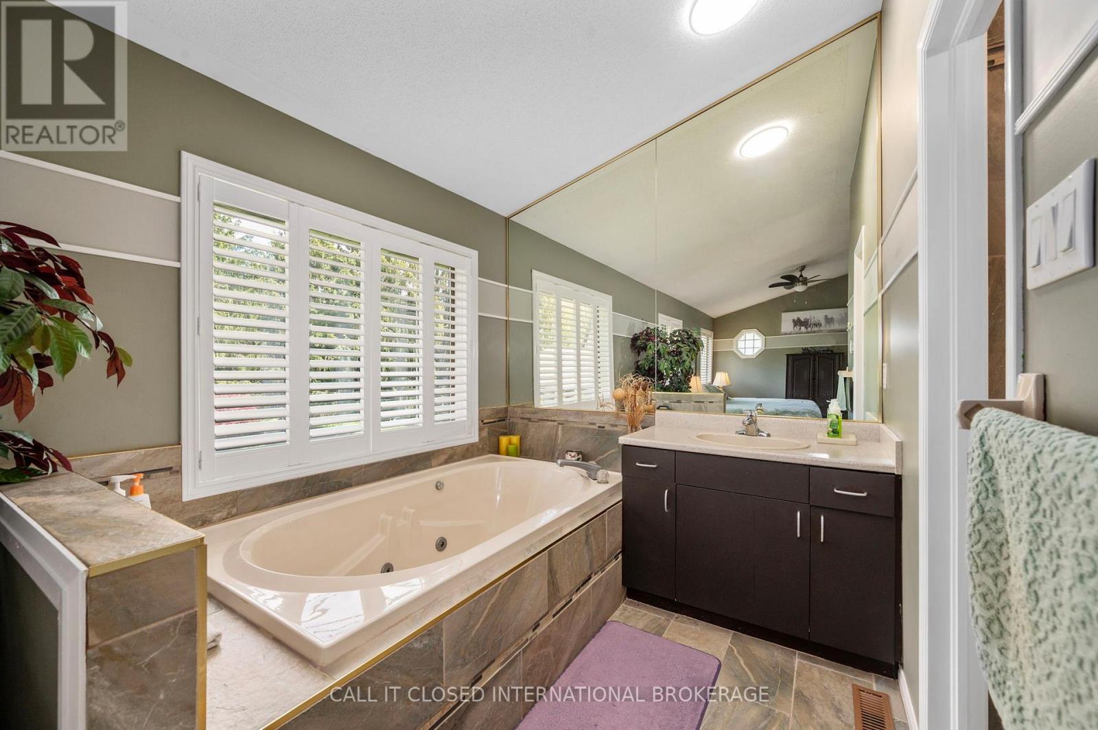 39833 Shady Lane Crescent, Southwold, Ontario  N0L 2K0 - Photo 25 - X13464432