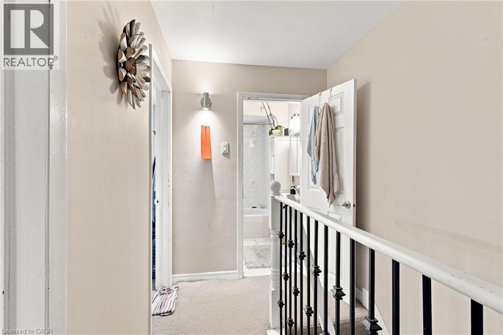 15 CLINTON Street Unit# Upper photo 16