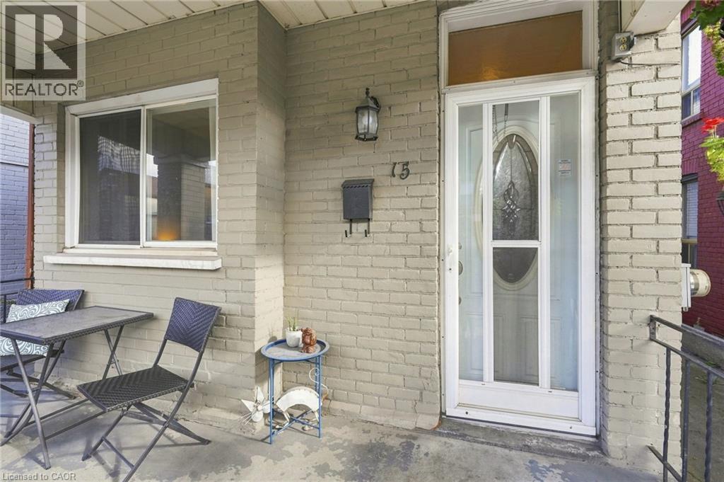 15 CLINTON Street Unit# Upper photo 4