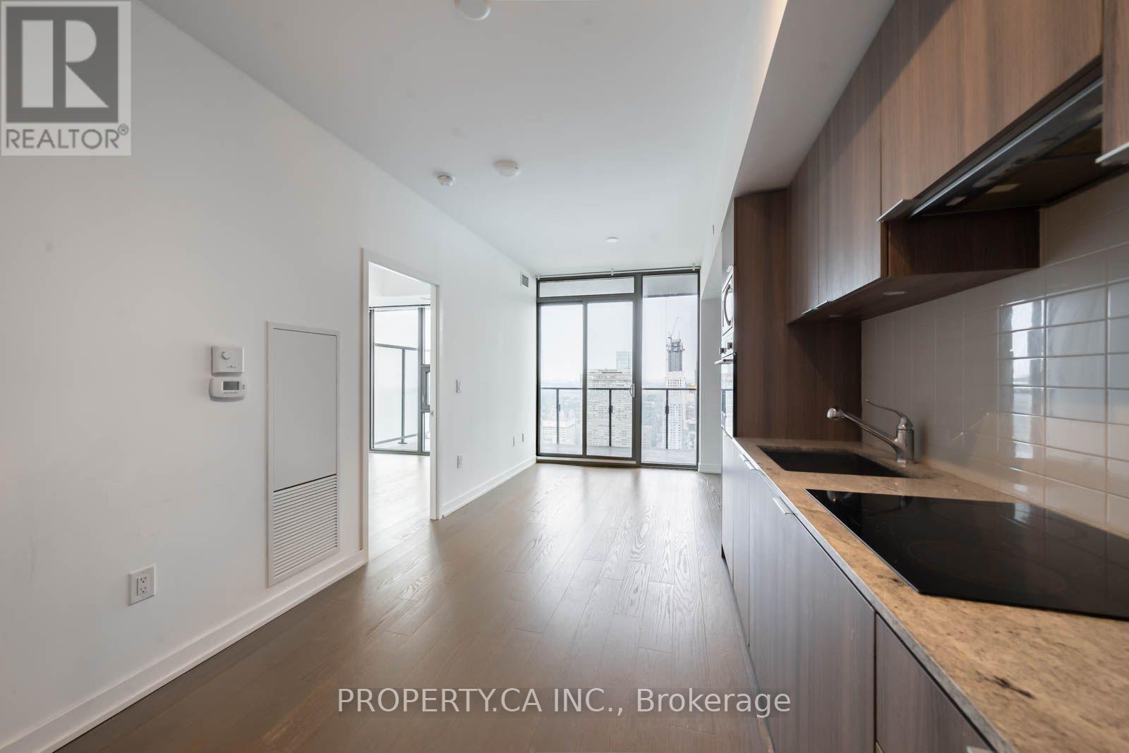 5209 - 11 WELLESLEY STREET, Toronto, Ontario