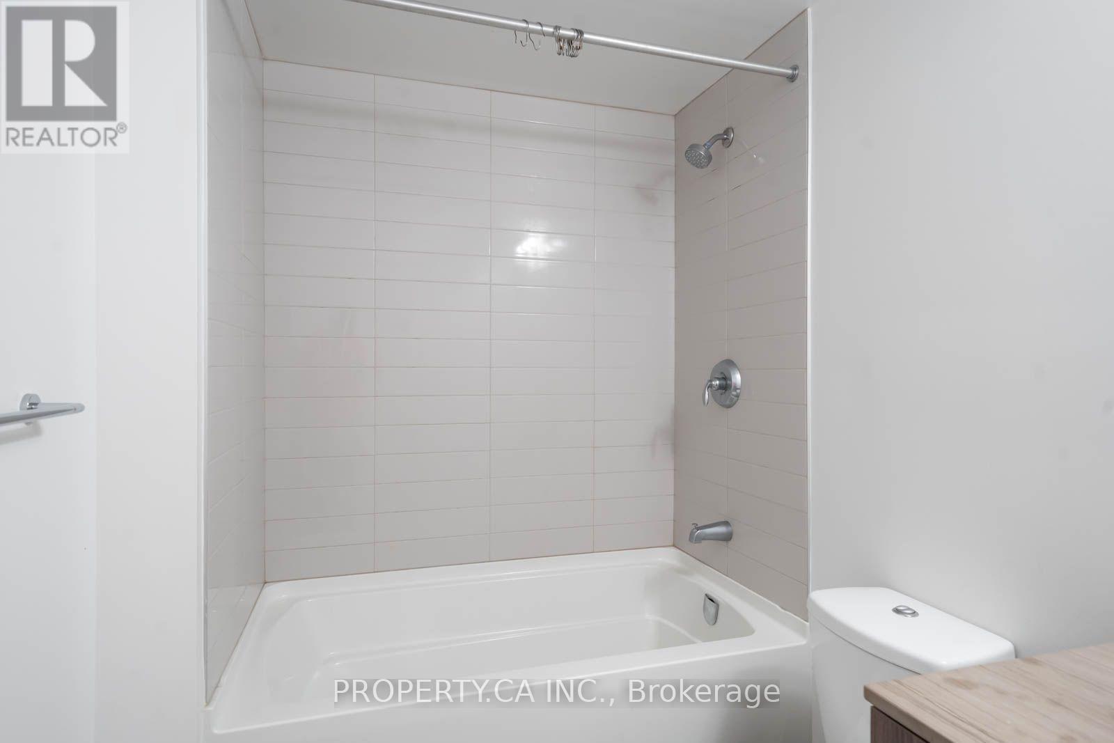 5209 - 11 Wellesley Street, Toronto, Ontario  M4Y 1E8 - Photo 4 - C13794566
