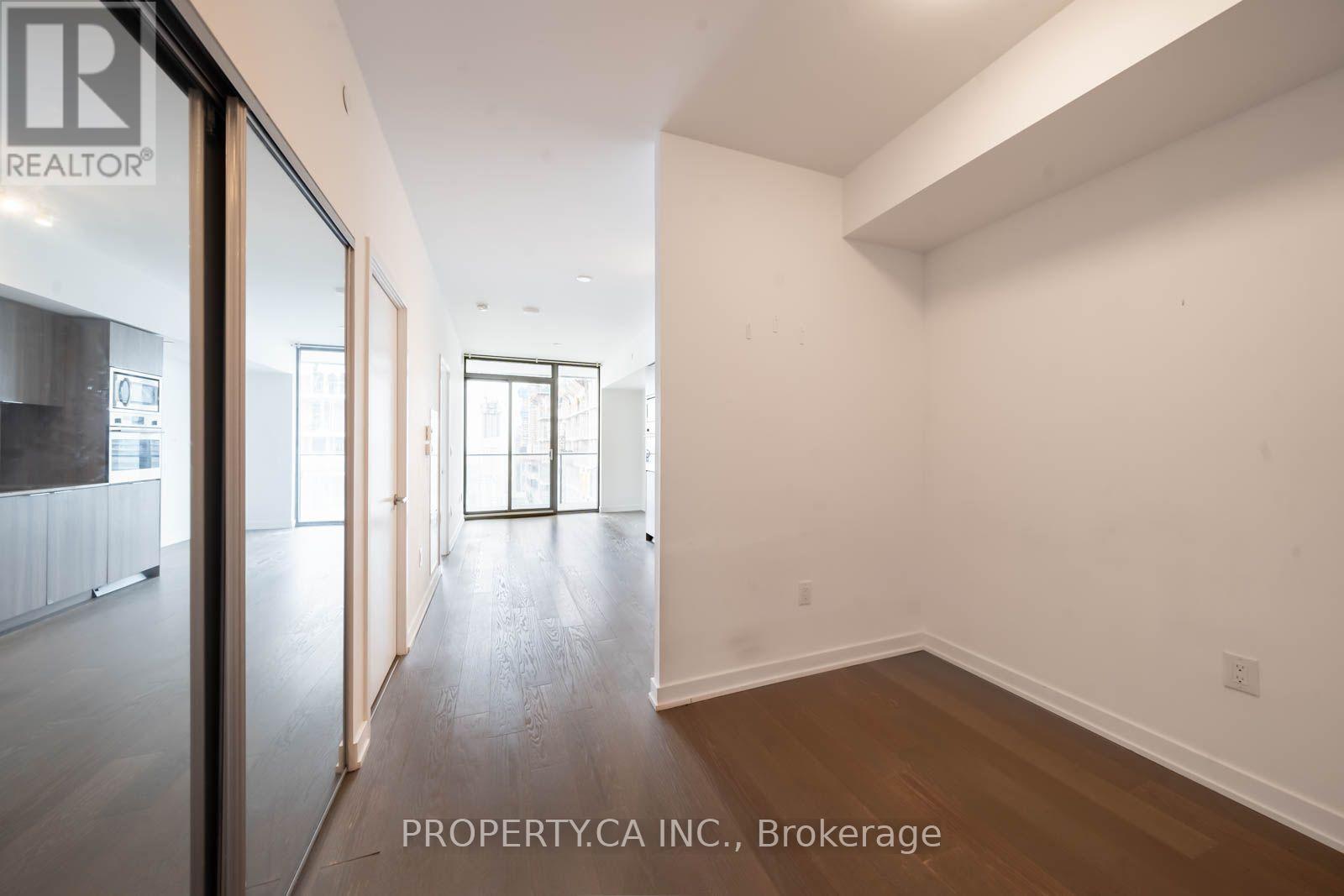 5209 - 11 Wellesley Street, Toronto, Ontario  M4Y 1E8 - Photo 5 - C13794566